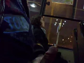足球女孩手指乱搞她的湿猫