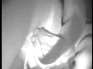 有自然山雀的华美的金发碧眼的女人在浴室钻她的裤裆