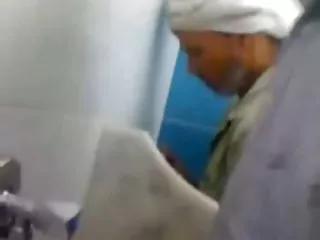 甜蜜的宝贝在早上炫耀